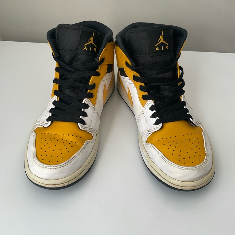 Air Jordan 1 Mid University Gold White Black Yellow 554724-170 size 8